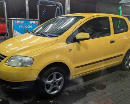 Желтый Фольксваген Фокс, объемом двигателя 1.2 л и пробегом 165 тыс. км за 1735 $, фото 1 на Automoto.ua