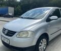 Сірий Фольксваген Фокс, об'ємом двигуна 1.2 л та пробігом 241 тис. км за 3000 $, фото 1 на Automoto.ua