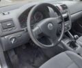 Сірий Фольксваген Фокс, об'ємом двигуна 1.6 л та пробігом 260 тис. км за 5500 $, фото 11 на Automoto.ua