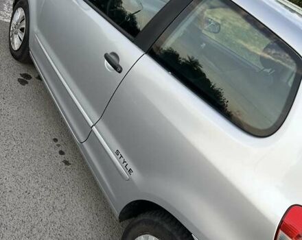 Серый Фольксваген Фокс, объемом двигателя 1.2 л и пробегом 266 тыс. км за 3900 $, фото 1 на Automoto.ua