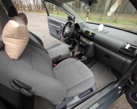 Серый Фольксваген Фокс, объемом двигателя 1.2 л и пробегом 269 тыс. км за 4600 $, фото 14 на Automoto.ua