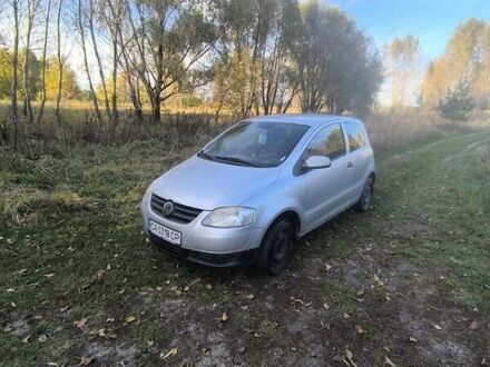 Фольксваген Фокс 2005 у Києві на Automoto.ua Сірий Фольксваген Фокс, об'ємом двигуна 1.2 л та пробігом 230 тис. км за 3000 $, фото 1 на Automoto.ua