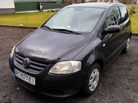 Серый Фольксваген Фокс, объемом двигателя 1.2 л и пробегом 269 тыс. км за 4600 $, фото 1 на Automoto.ua