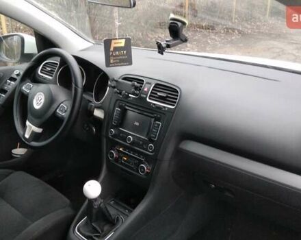 Белый Фольксваген Гольф ГТИ, объемом двигателя 1.4 л и пробегом 210 тыс. км за 5600 $, фото 3 на Automoto.ua