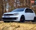 Белый Фольксваген Гольф ГТИ, объемом двигателя 2 л и пробегом 300 тыс. км за 7500 $, фото 1 на Automoto.ua