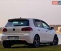 Белый Фольксваген Гольф ГТИ, объемом двигателя 2 л и пробегом 300 тыс. км за 7500 $, фото 4 на Automoto.ua