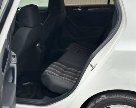 Фольксваген Гольф ГТИ 2010 в Кропивницком (Кировограде) на Automoto.ua Белый Фольксваген Гольф ГТИ, объемом двигателя 1.98 л и пробегом 213 тыс. км за 9700 $, фото 29 на Automoto.ua