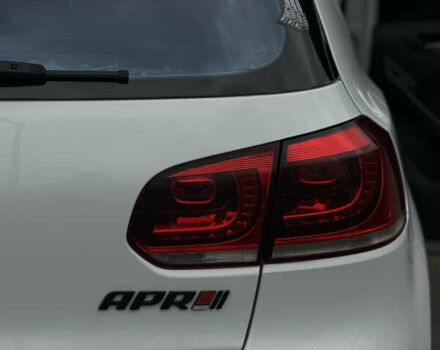 Белый Фольксваген Гольф ГТИ, объемом двигателя 2 л и пробегом 228 тыс. км за 9999 $, фото 19 на Automoto.ua