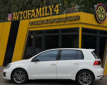 Белый Фольксваген Гольф ГТИ, объемом двигателя 2 л и пробегом 228 тыс. км за 9999 $, фото 7 на Automoto.ua