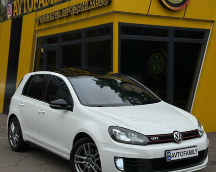 Белый Фольксваген Гольф ГТИ, объемом двигателя 2 л и пробегом 228 тыс. км за 9999 $, фото 2 на Automoto.ua