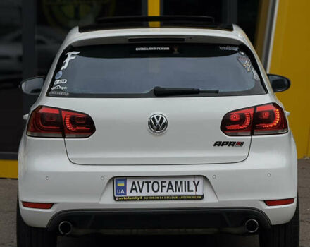 Белый Фольксваген Гольф ГТИ, объемом двигателя 2 л и пробегом 228 тыс. км за 9999 $, фото 3 на Automoto.ua
