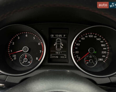 Белый Фольксваген Гольф ГТИ, объемом двигателя 2 л и пробегом 228 тыс. км за 9999 $, фото 25 на Automoto.ua