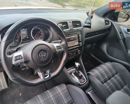Білий Фольксваген Гольф ГТІ, об'ємом двигуна 1.98 л та пробігом 270 тис. км за 8600 $, фото 9 на Automoto.ua