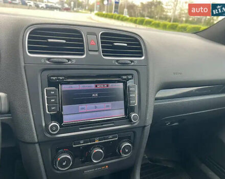 Белый Фольксваген Гольф ГТИ, объемом двигателя 1.98 л и пробегом 171 тыс. км за 11300 $, фото 19 на Automoto.ua