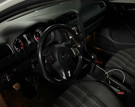 Белый Фольксваген Гольф ГТИ, объемом двигателя 1.98 л и пробегом 259 тыс. км за 8888 $, фото 17 на Automoto.ua