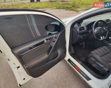 Білий Фольксваген Гольф ГТІ, об'ємом двигуна 1.98 л та пробігом 270 тис. км за 8600 $, фото 6 на Automoto.ua