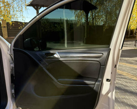 Фольксваген Гольф ГТИ 2013 в Жмеренке на Automoto.ua Белый Фольксваген Гольф ГТИ, объемом двигателя 2 л и пробегом 261 тыс. км за 11000 $, фото 13 на Automoto.ua