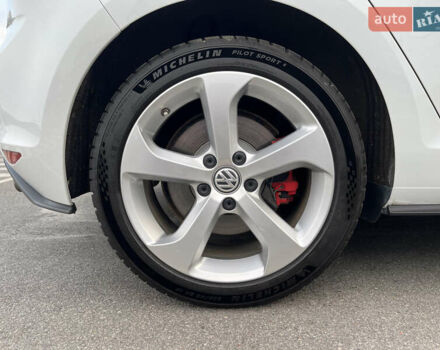 Білий Фольксваген Гольф ГТІ, об'ємом двигуна 1.98 л та пробігом 123 тис. км за 17100 $, фото 16 на Automoto.ua