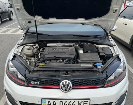 Білий Фольксваген Гольф ГТІ, об'ємом двигуна 1.98 л та пробігом 123 тис. км за 17100 $, фото 13 на Automoto.ua