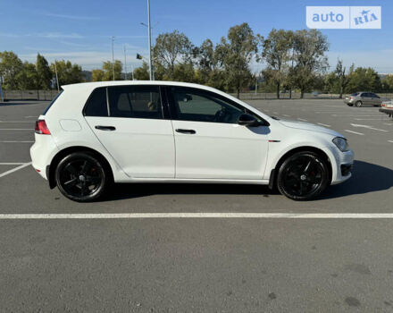 Белый Фольксваген Гольф ГТИ, объемом двигателя 1.4 л и пробегом 150 тыс. км за 9000 $, фото 5 на Automoto.ua