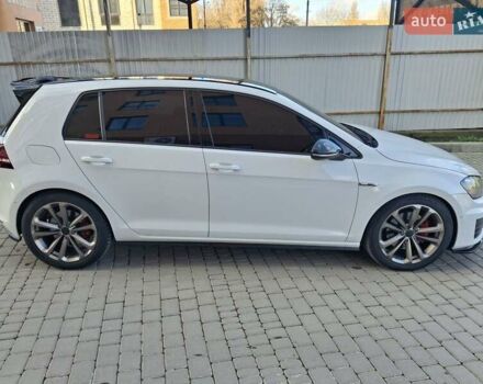 Белый Фольксваген Гольф ГТИ, объемом двигателя 1.98 л и пробегом 175 тыс. км за 14300 $, фото 6 на Automoto.ua