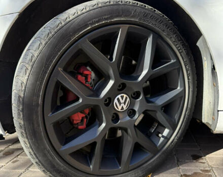 Фольксваген Гольф ГТИ 2013 в Жмеренке на Automoto.ua Белый Фольксваген Гольф ГТИ, объемом двигателя 2 л и пробегом 261 тыс. км за 11000 $, фото 15 на Automoto.ua