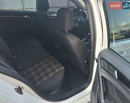 Белый Фольксваген Гольф ГТИ, объемом двигателя 1.98 л и пробегом 175 тыс. км за 14300 $, фото 33 на Automoto.ua