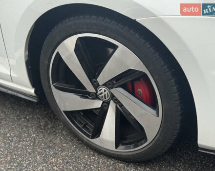 Белый Фольксваген Гольф ГТИ, объемом двигателя 1.98 л и пробегом 183 тыс. км за 13999 $, фото 2 на Automoto.ua