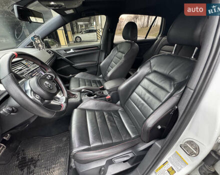 Белый Фольксваген Гольф ГТИ, объемом двигателя 1.98 л и пробегом 183 тыс. км за 13999 $, фото 17 на Automoto.ua