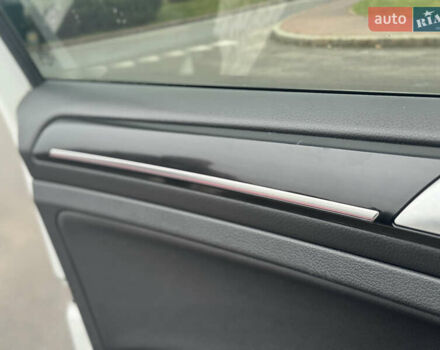 Белый Фольксваген Гольф ГТИ, объемом двигателя 1.98 л и пробегом 183 тыс. км за 13999 $, фото 14 на Automoto.ua