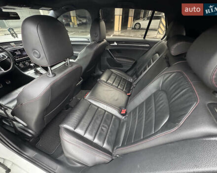 Белый Фольксваген Гольф ГТИ, объемом двигателя 1.98 л и пробегом 183 тыс. км за 13999 $, фото 32 на Automoto.ua