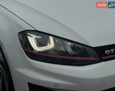 Белый Фольксваген Гольф ГТИ, объемом двигателя 1.98 л и пробегом 183 тыс. км за 13999 $, фото 1 на Automoto.ua