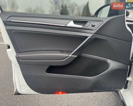 Белый Фольксваген Гольф ГТИ, объемом двигателя 1.98 л и пробегом 183 тыс. км за 13999 $, фото 13 на Automoto.ua