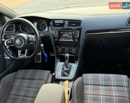 Белый Фольксваген Гольф ГТИ, объемом двигателя 1.98 л и пробегом 186 тыс. км за 13000 $, фото 7 на Automoto.ua