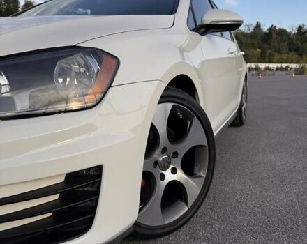 Білий Фольксваген Гольф ГТІ, об'ємом двигуна 1.98 л та пробігом 105 тис. км за 15000 $, фото 2 на Automoto.ua