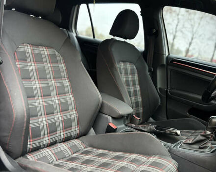 Белый Фольксваген Гольф ГТИ, объемом двигателя 2 л и пробегом 175 тыс. км за 13999 $, фото 7 на Automoto.ua