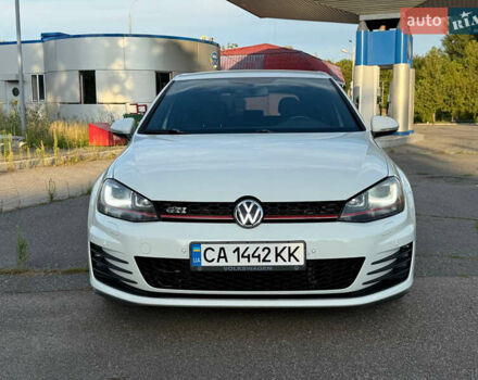 Белый Фольксваген Гольф ГТИ, объемом двигателя 1.98 л и пробегом 186 тыс. км за 13000 $, фото 1 на Automoto.ua
