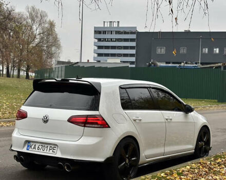Белый Фольксваген Гольф ГТИ, объемом двигателя 2 л и пробегом 175 тыс. км за 13999 $, фото 3 на Automoto.ua