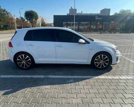 Белый Фольксваген Гольф ГТИ, объемом двигателя 1.98 л и пробегом 75 тыс. км за 15000 $, фото 9 на Automoto.ua