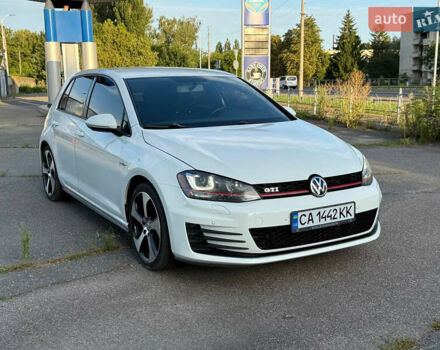 Белый Фольксваген Гольф ГТИ, объемом двигателя 1.98 л и пробегом 186 тыс. км за 13000 $, фото 2 на Automoto.ua
