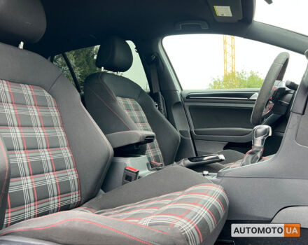 Белый Фольксваген Гольф ГТИ, объемом двигателя 2 л и пробегом 65 тыс. км за 14600 $, фото 8 на Automoto.ua