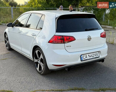 Белый Фольксваген Гольф ГТИ, объемом двигателя 1.98 л и пробегом 186 тыс. км за 13000 $, фото 5 на Automoto.ua