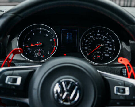 Белый Фольксваген Гольф ГТИ, объемом двигателя 1.98 л и пробегом 104 тыс. км за 13900 $, фото 16 на Automoto.ua