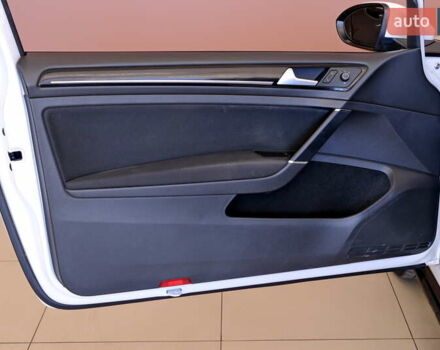 Белый Фольксваген Гольф ГТИ, объемом двигателя 2 л и пробегом 194 тыс. км за 11900 $, фото 28 на Automoto.ua