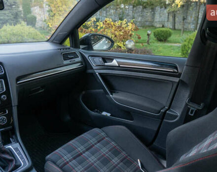 Белый Фольксваген Гольф ГТИ, объемом двигателя 1.98 л и пробегом 82 тыс. км за 14800 $, фото 43 на Automoto.ua