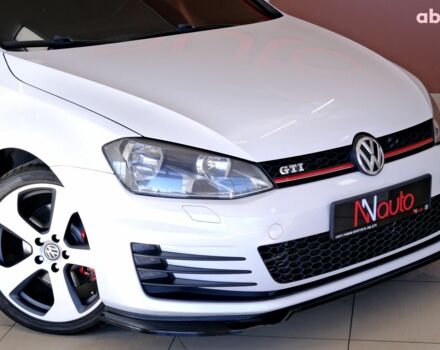 Белый Фольксваген Гольф ГТИ, объемом двигателя 2 л и пробегом 194 тыс. км за 11900 $, фото 2 на Automoto.ua