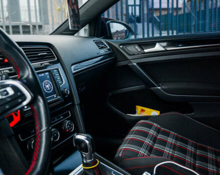 Белый Фольксваген Гольф ГТИ, объемом двигателя 1.98 л и пробегом 104 тыс. км за 13900 $, фото 20 на Automoto.ua