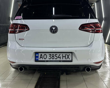 Белый Фольксваген Гольф ГТИ, объемом двигателя 1.98 л и пробегом 140 тыс. км за 15000 $, фото 3 на Automoto.ua