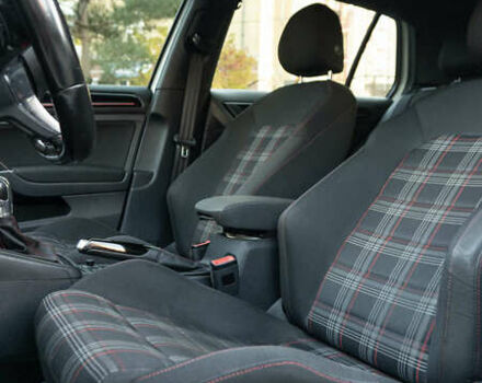 Белый Фольксваген Гольф ГТИ, объемом двигателя 1.98 л и пробегом 82 тыс. км за 14800 $, фото 45 на Automoto.ua