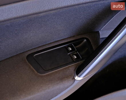 Белый Фольксваген Гольф ГТИ, объемом двигателя 2 л и пробегом 194 тыс. км за 11900 $, фото 17 на Automoto.ua